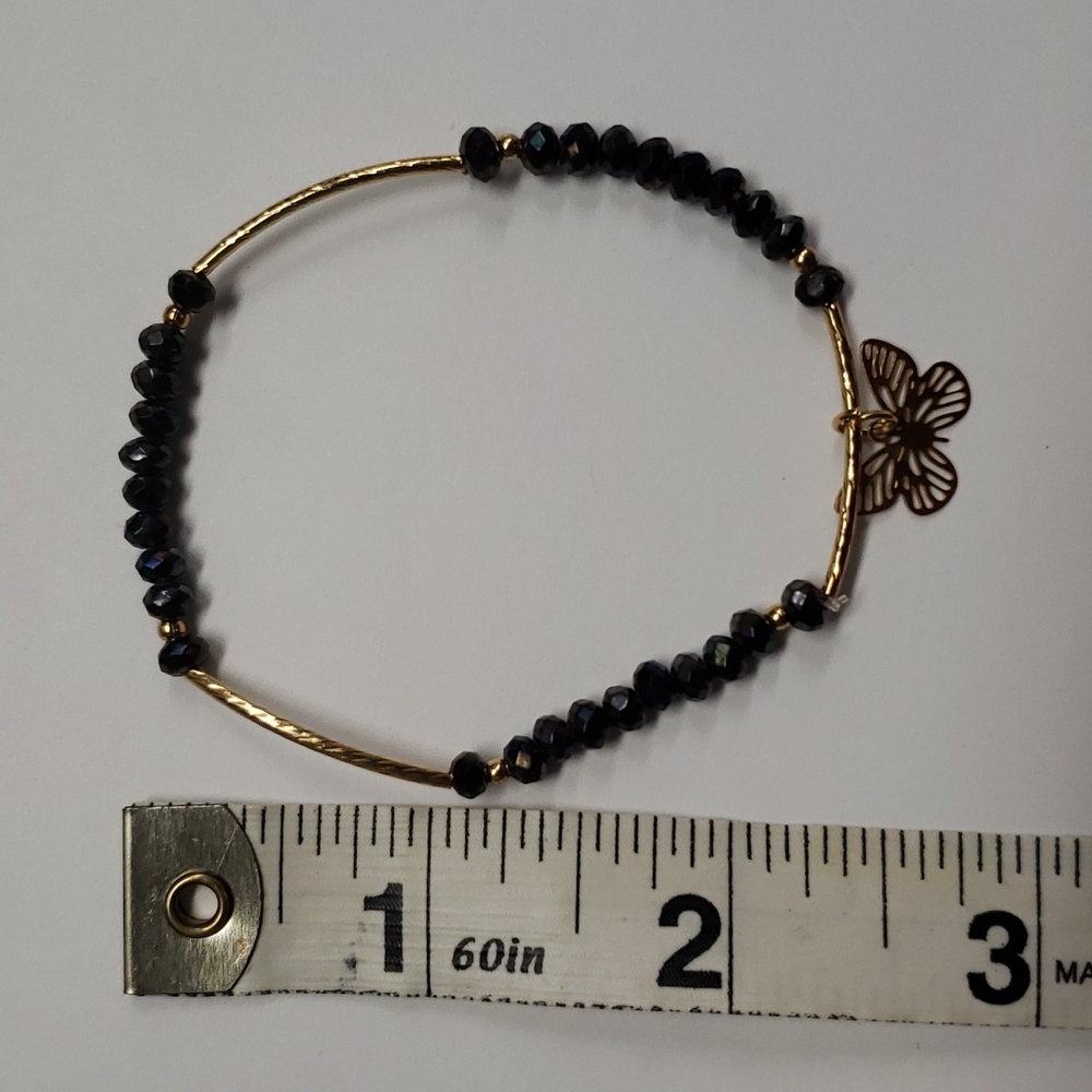 Bracelet, stackable dainty butterfly detail. Single bracelet - Picture 5 of 6